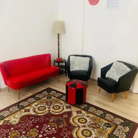 ゲストハウス Doxie And Beds